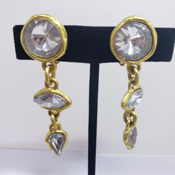 SALE PRICED!!GORGEOUS GOLD PLATED VINTAGE DANGLE EARRINGS WITH CLEAR RHINESTONES - Picture 2 of 3